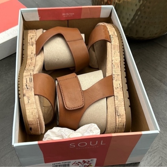 SOUL NATURALIZER Detail Ankle Strap Sandal (WIDE) - Picture 2 of 13